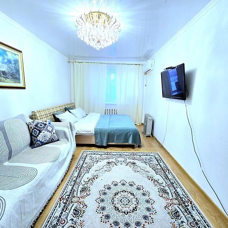 Двухкомнатная "Аэропорт Астана" Leilighet Eksteriør bilde
